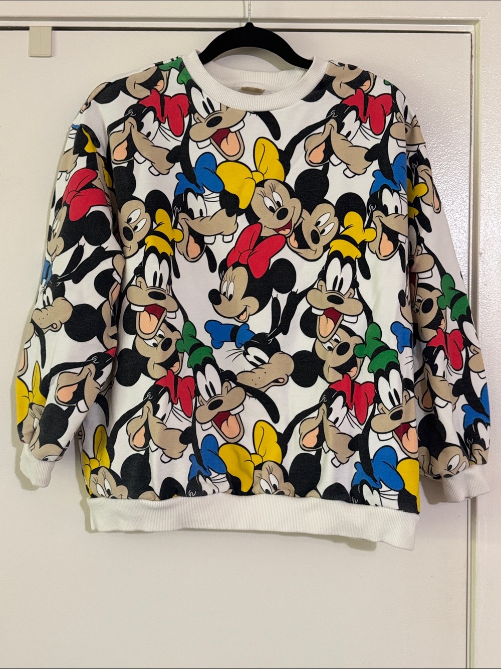Disney White Woman’s Sweatshirt with Mickey & Friends Multi-Color Faces Levi’s